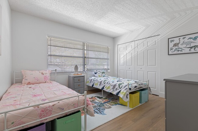 Interior Photo - Circle Sunrise