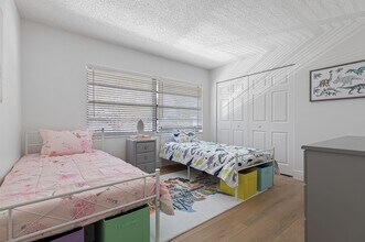 Interior Photo - Circle Sunrise