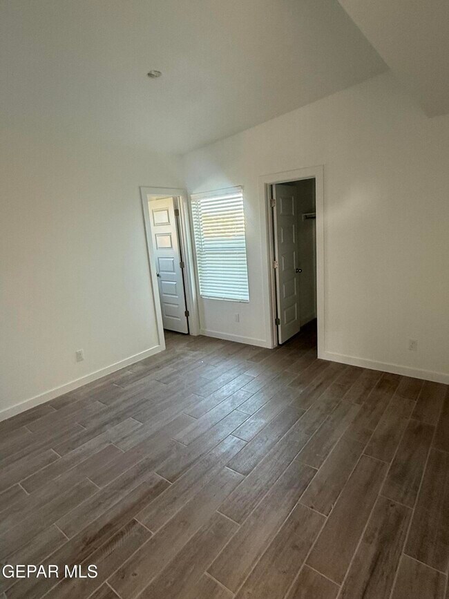 Foto del edificio - 7746 Kiely Rd