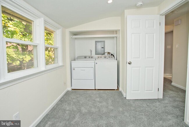 Foto del edificio - 2530 Chestnut Ave