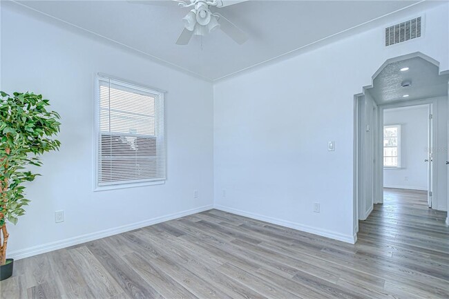 Building Photo - 150 E Madeira Ave