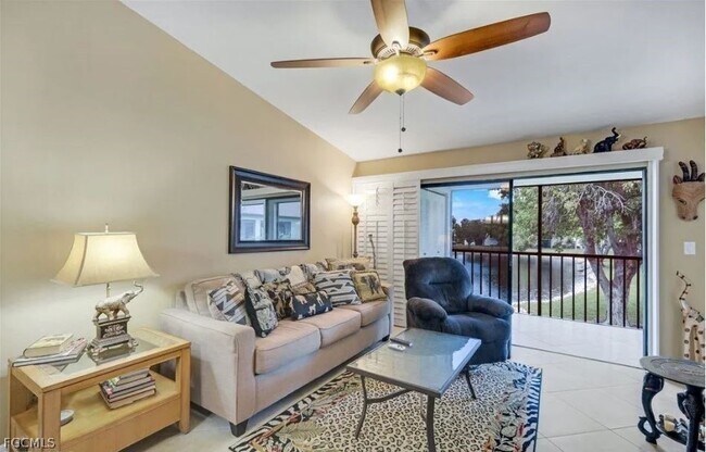 Foto del edificio - 9270 Lake Park Dr