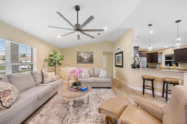 Foto del edificio - 13360 Yager Ln