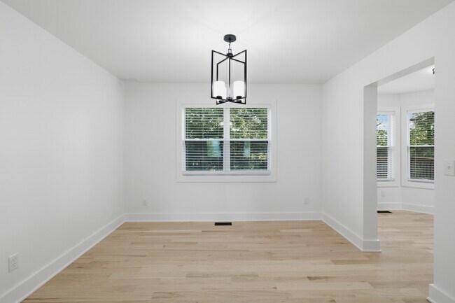 Foto del edificio - 230 Pinebridge Ct
