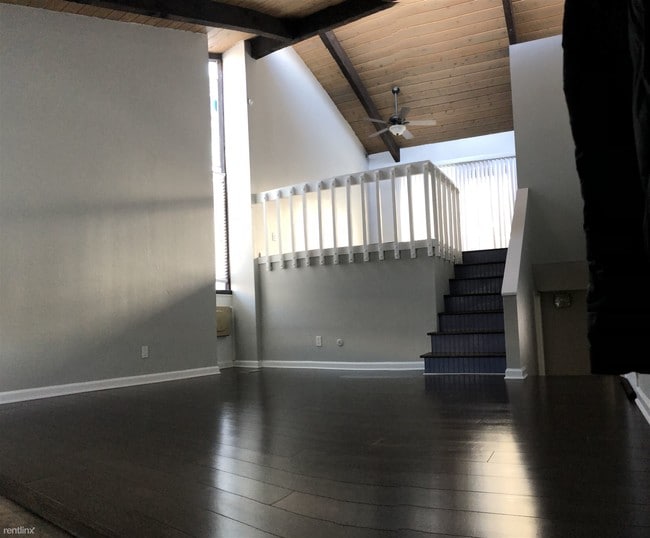 Building Photo - 2 br, 1 bath Duplex - 867 S Depew St