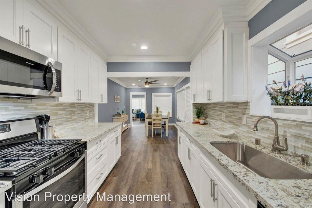 Foto principal - 4 br, 2 bath House - 2419 Linden St.