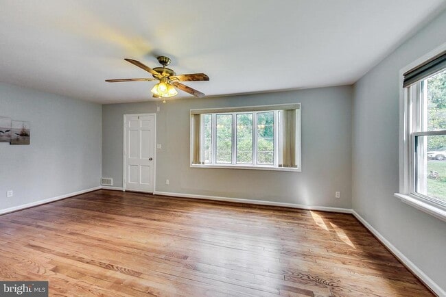 Building Photo - 6641 Barrett Rd