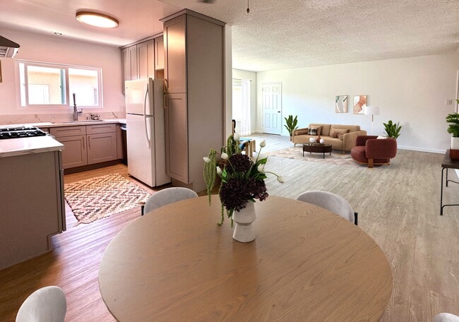 Foto del edificio - 14315 Chandler Blvd