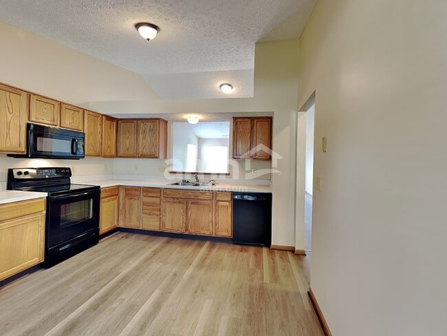 Building Photo - 4930 Kingpin Dr