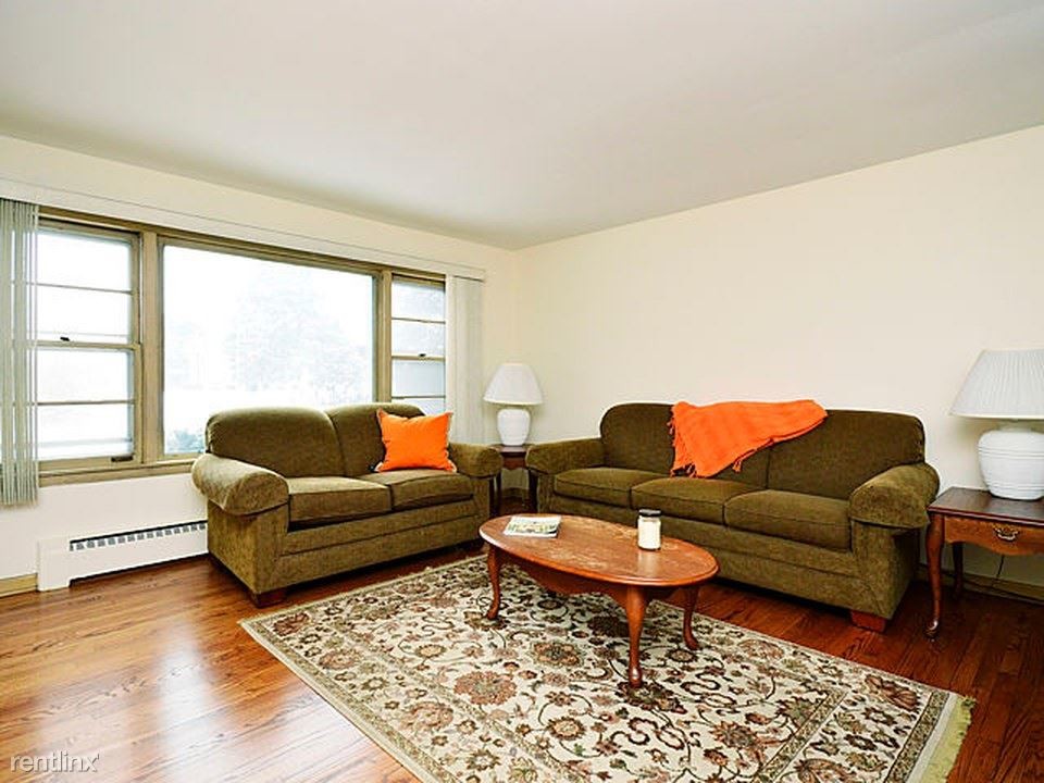 Primary Photo - 2 br, 1 bath Apartment - 5935 N Odell Ave