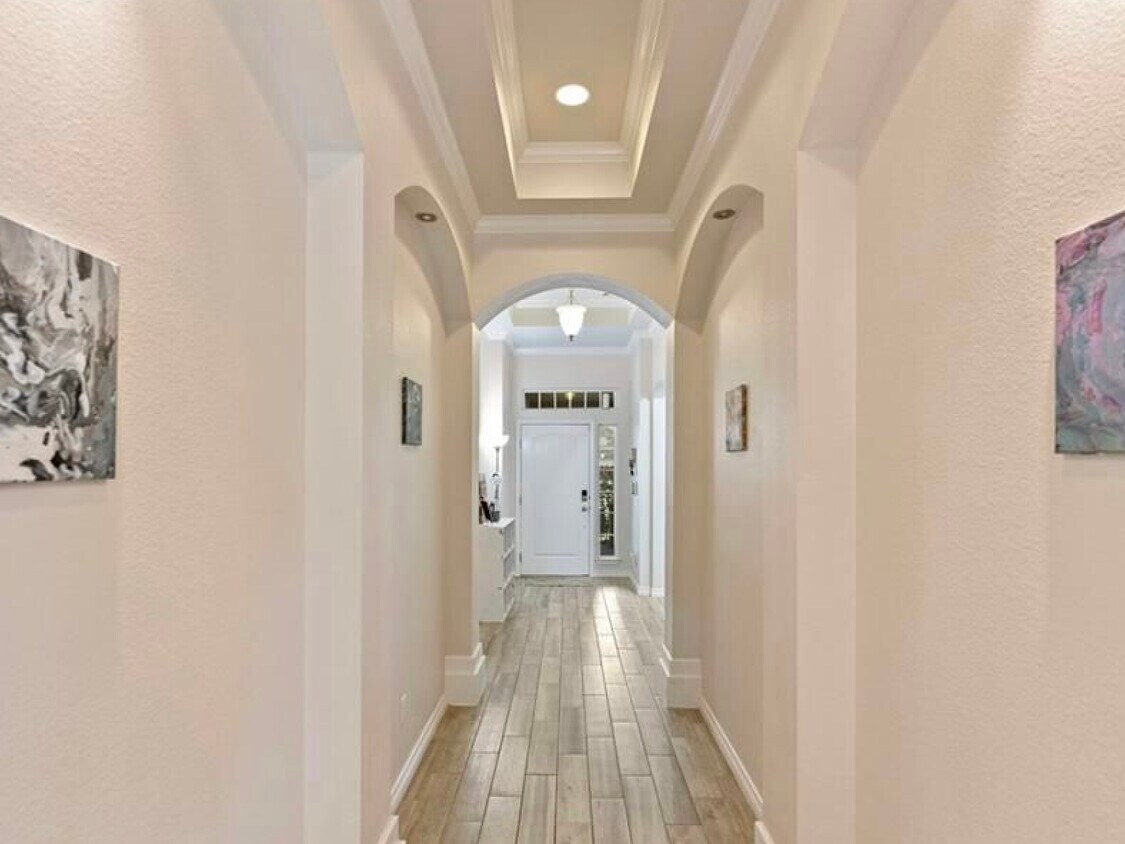 Primary Photo - 7214 Lands End Dr