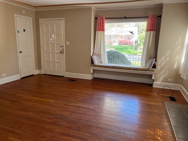 Foto del edificio - 905 Demerius St