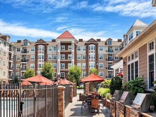 Building Photo - 1100 Vermella Way