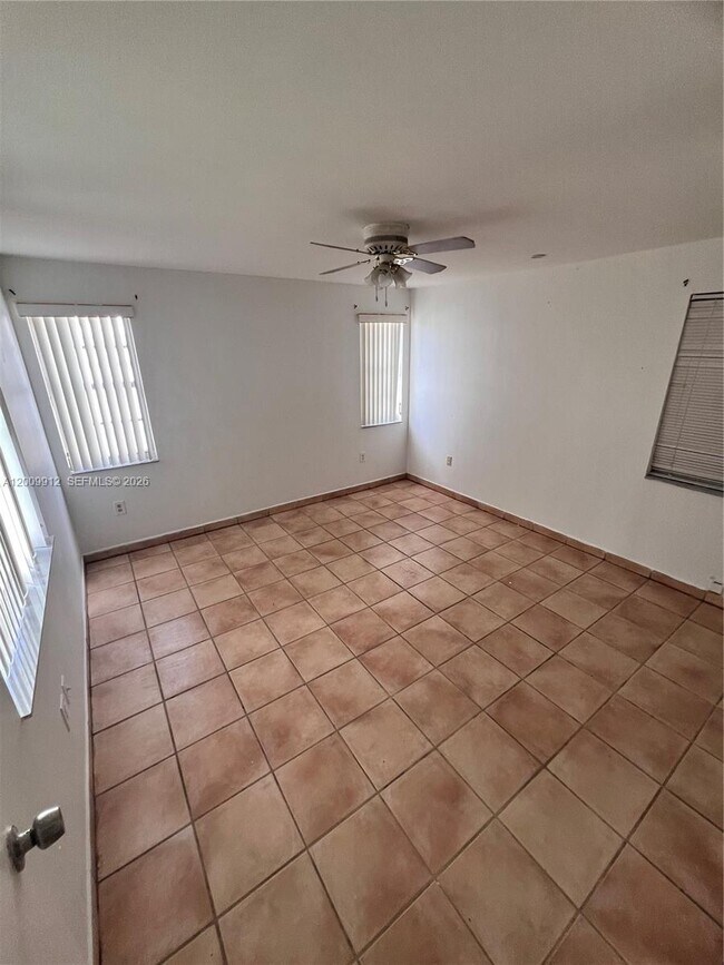Building Photo - 1329 SW 75th Ave
