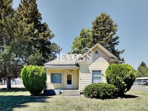 Building Photo - 1102 S Fair Ave