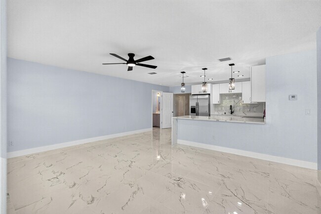 Building Photo - 1531 NE 33rd St