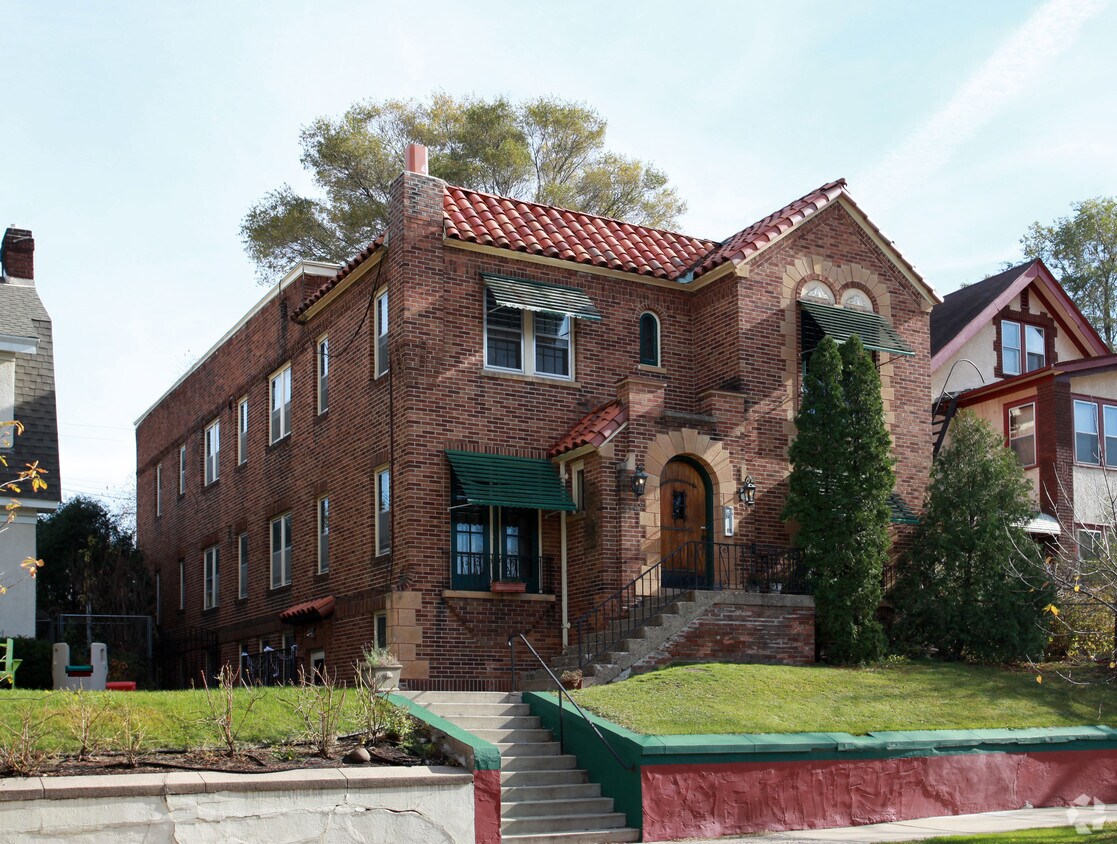 Primary Photo - 3509 Colfax Ave S