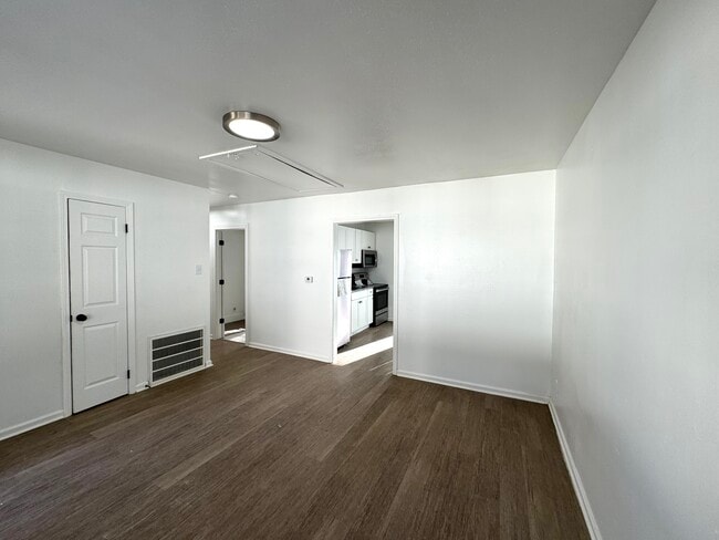 Building Photo - 306 N Jackson Street
