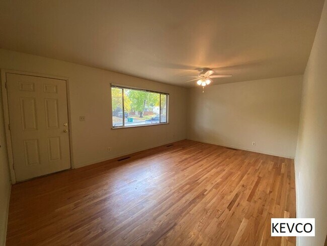 Foto del edificio - Incredibly Spacious House!
