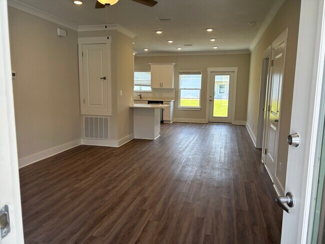 Foto del edificio - 160 Bradford Ct