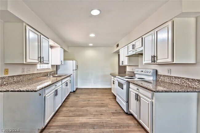 Building Photo - 29 Gold Bar Ct