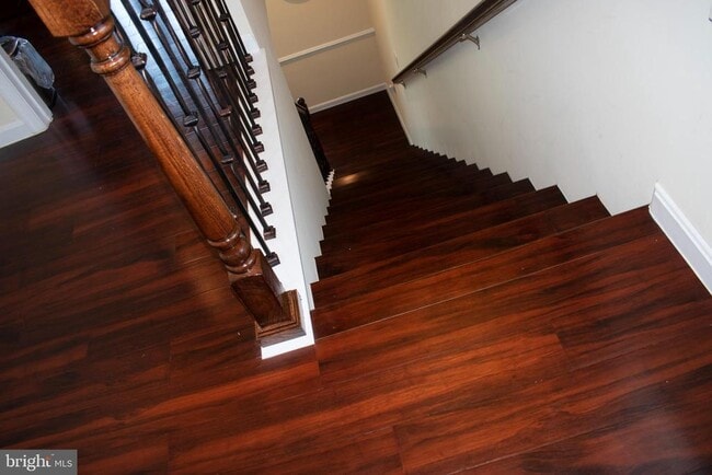 Foto del edificio - 422 60th St NE