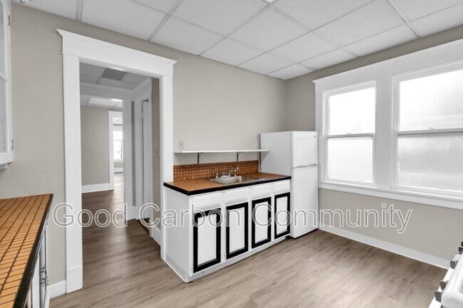 Foto del edificio - 1247 Hertel Ave