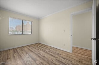 Building Photo - 260 Southbay Dr