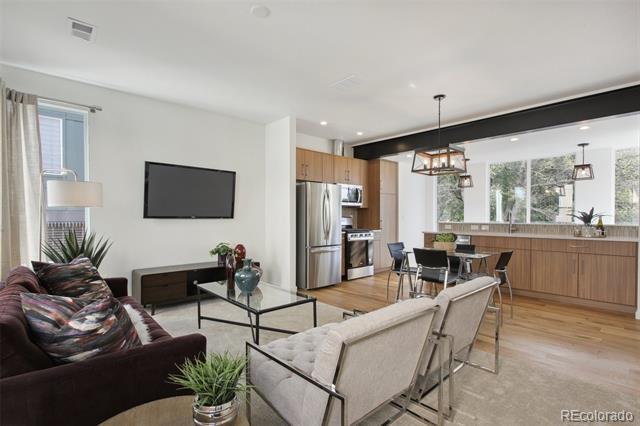 Foto principal - 8711 E Hampden Ave