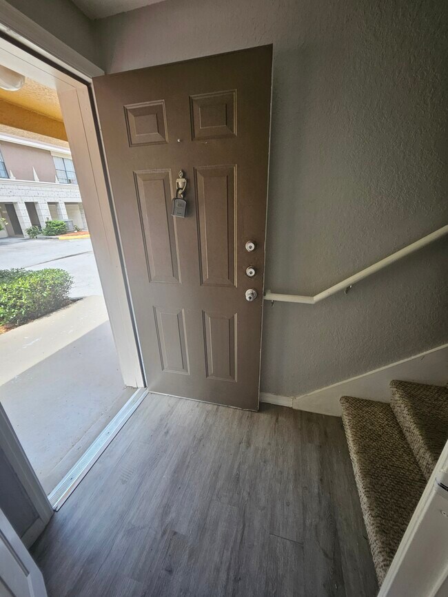 Foto del edificio - 6131 Metrowest Blvd