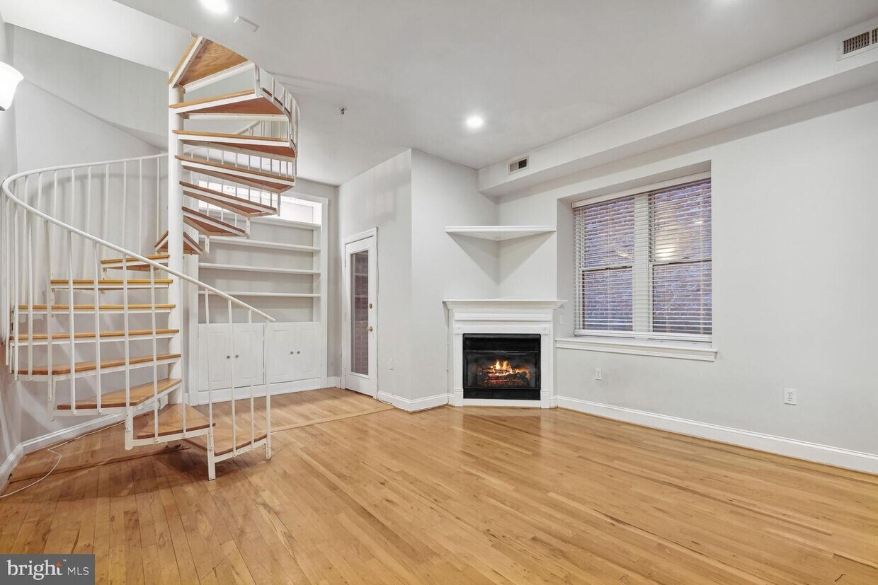 Primary Photo - 1417 Chapin St NW