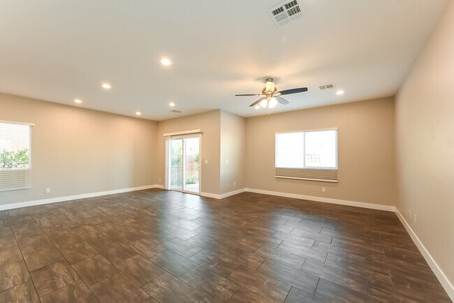 Building Photo - 10473 Asana St