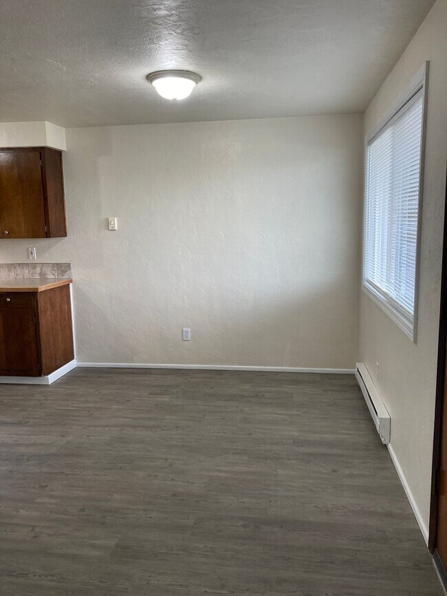 Foto del edificio - 1506-1508 Deborah Rd.