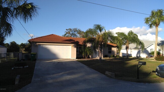 Building Photo - 4270 Fairfax St