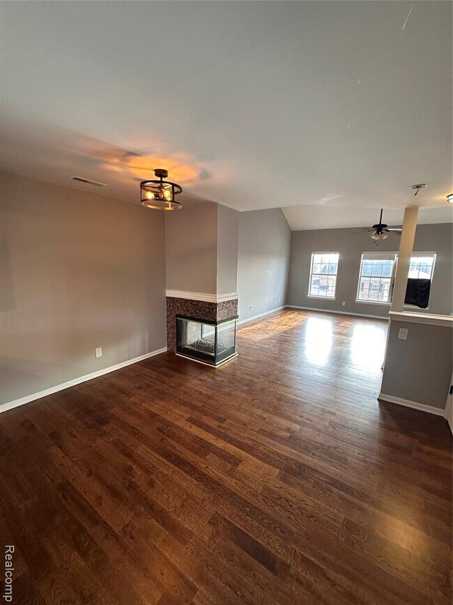 Foto del edificio - 4240 Maple St