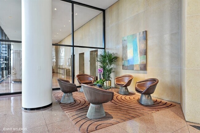 Foto del edificio - 155 N Harbor Dr