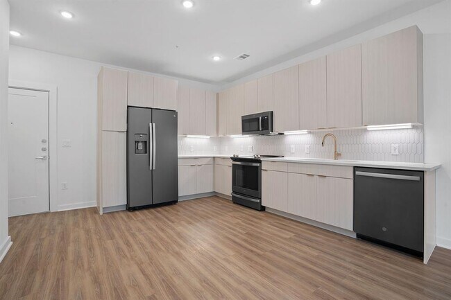 Building Photo - 4802 S Congress Ave