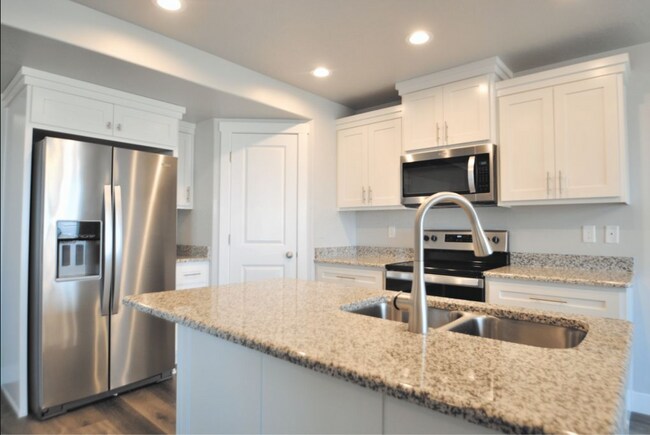 Building Photo - 2031 N 350 E