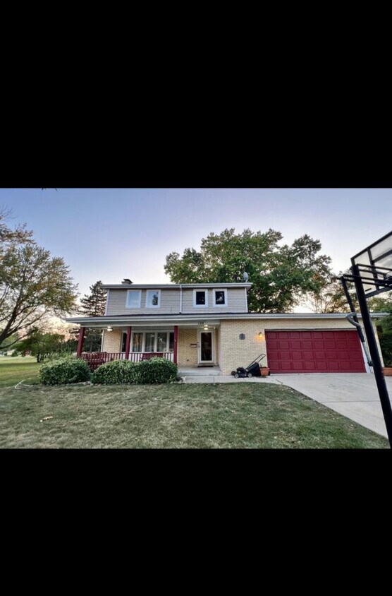 Primary Photo - 188 N Pioneer Dr