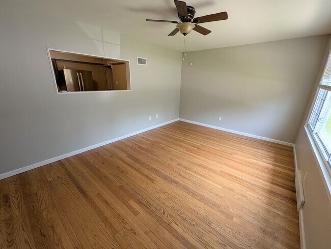 Foto del edificio - 1451 Widefields Ln