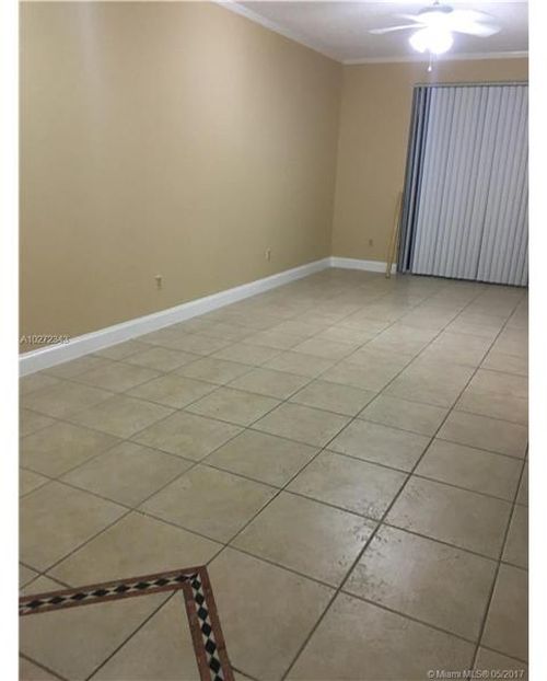 Foto principal - 18326 NW 68th Ave