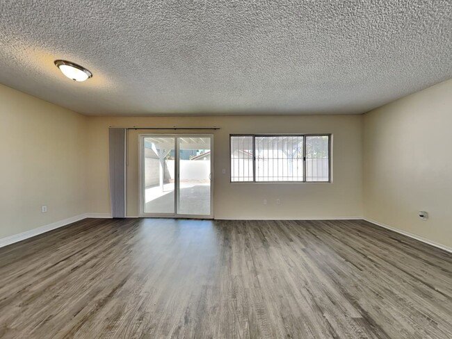 Building Photo - 755 S Barron St