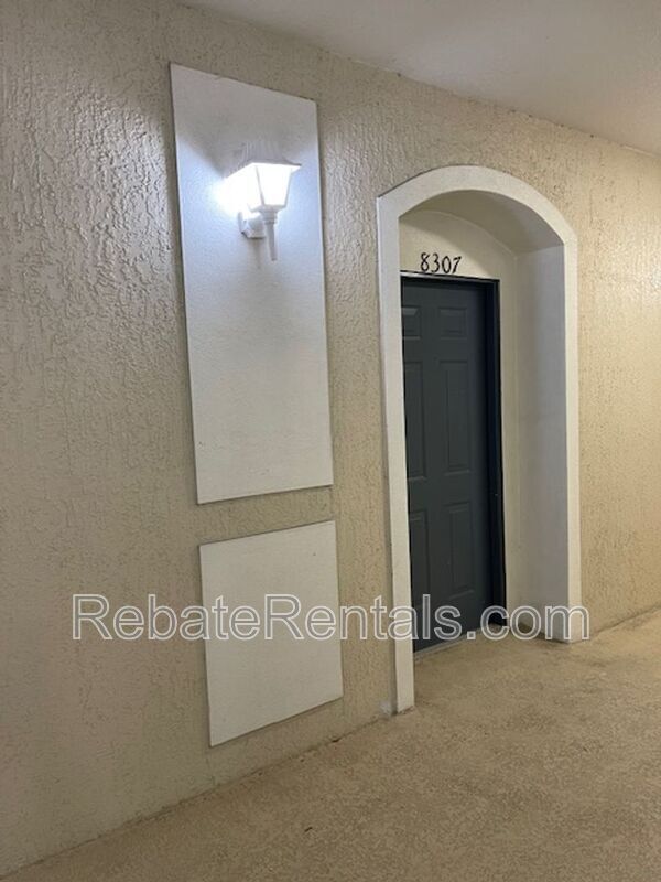 Foto del edificio - 7801 Point Meadows Dr