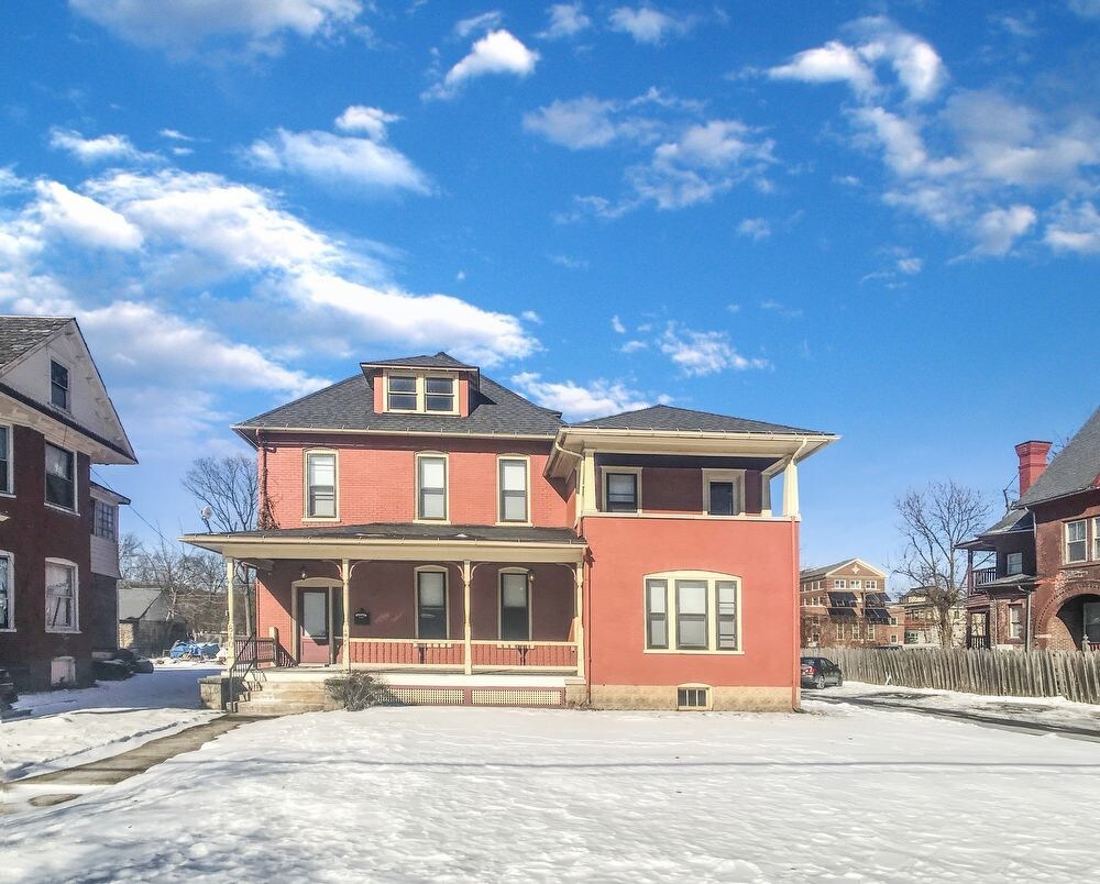 Primary Photo - 840 W 3rd St