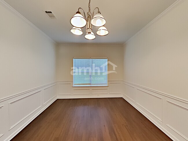 Building Photo - 412 Farmwood Way