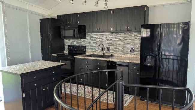 Building Photo - 114 Topsider Dr