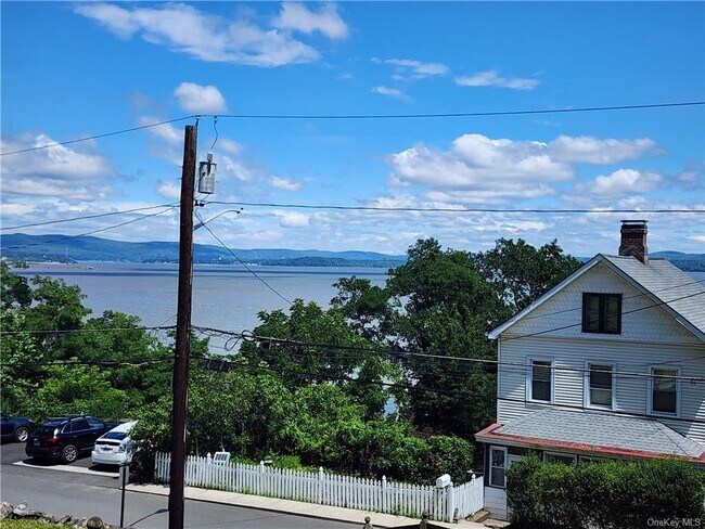 Foto del edificio - 25 Riverside Ave