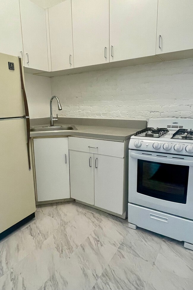 Foto del edificio - 41 W 71st St