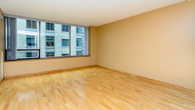Foto del edificio - 233 E Erie St