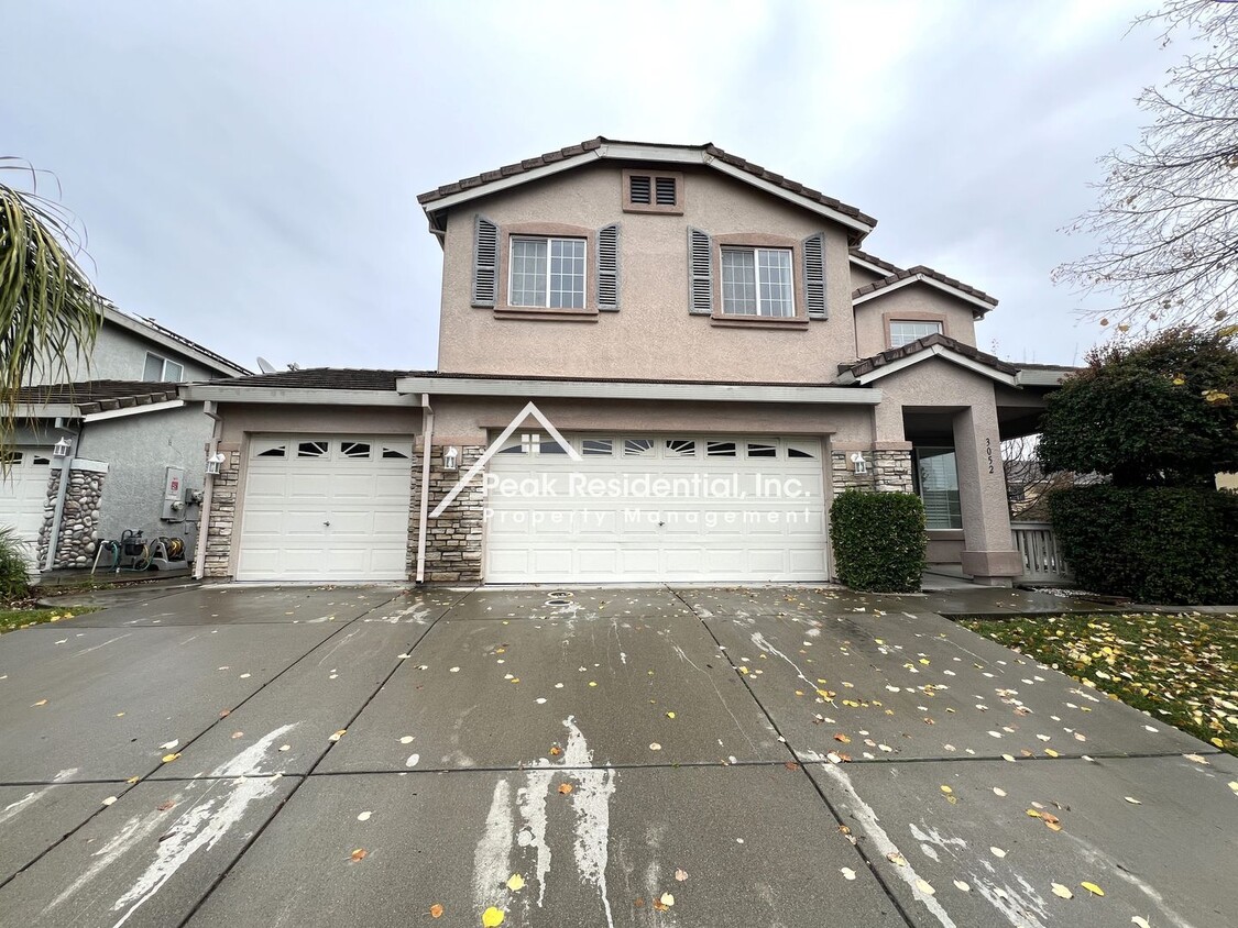 Foto principal - Wonderful 4bd/2.5ba North Natomas Home!